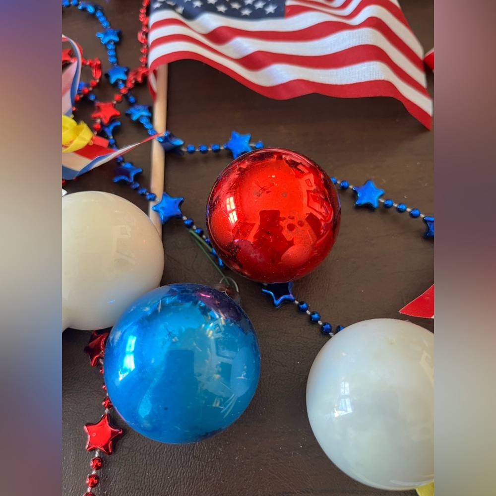 PATRIOTIC DECOR - Picture 5 of 8
